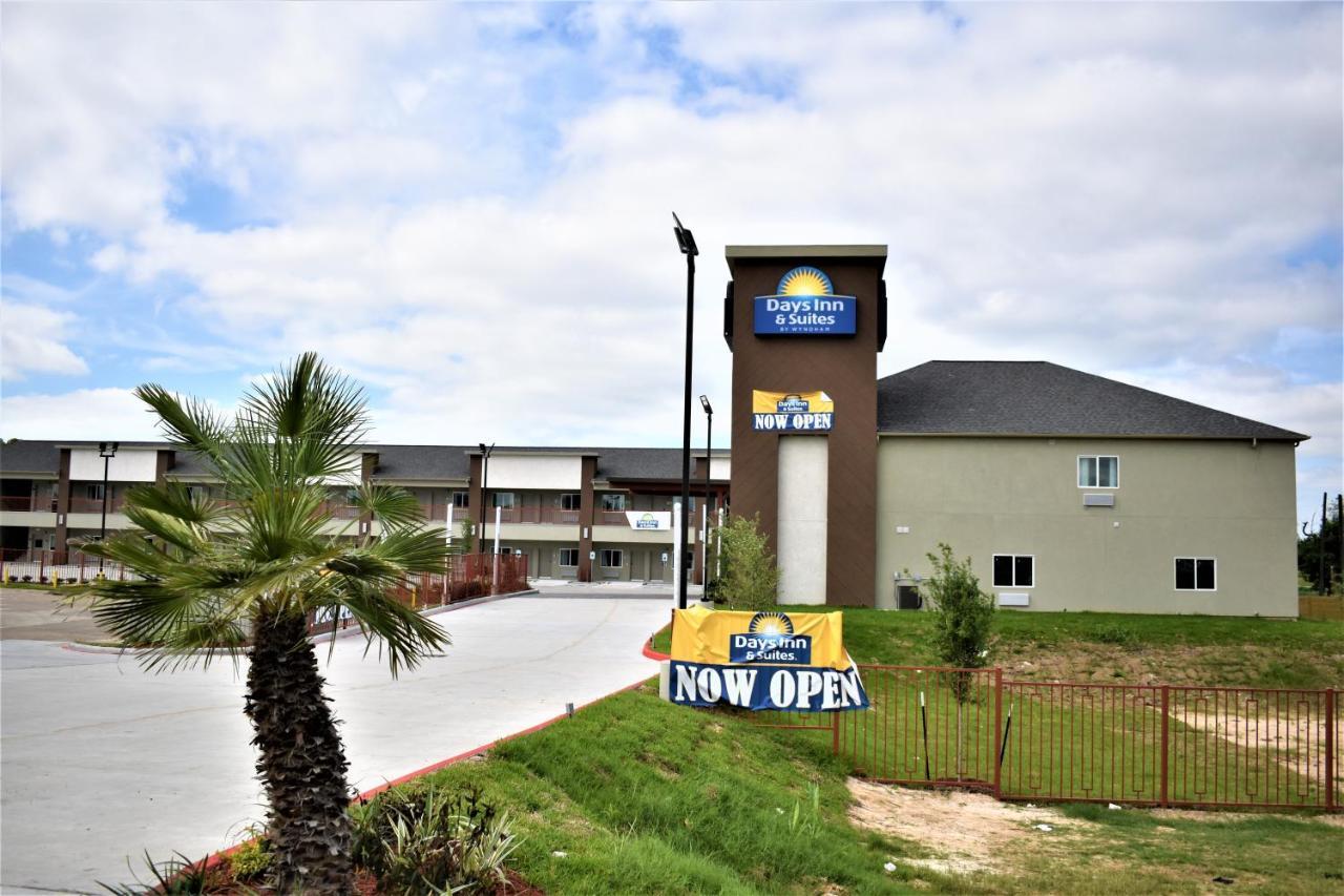 Days Inn & Suites By Wyndham Downtown/University Of Houston Exterior photo